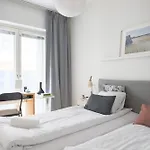 Fredika, Modern 1br,tripla Pasila Prime Location, Gym, Parking, Train Station Near Appartement *
