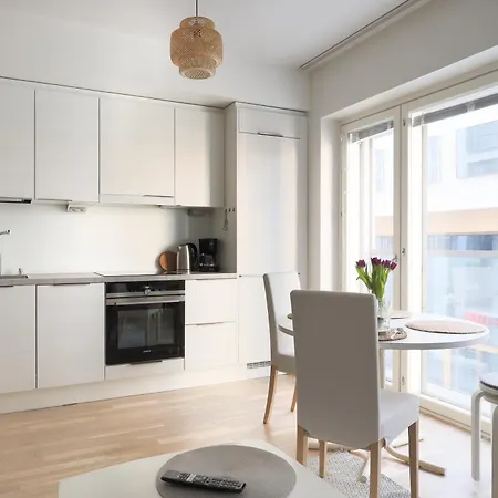 Fredika, Modern 1br,tripla Pasila Prime Location, Gym, Parking, Train Station Near *
